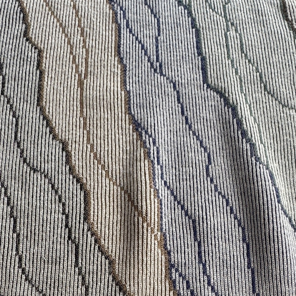 Vintage Grandpacore Crewneck Sweater with Subtle Wave Pattern - Picture 3 of 4